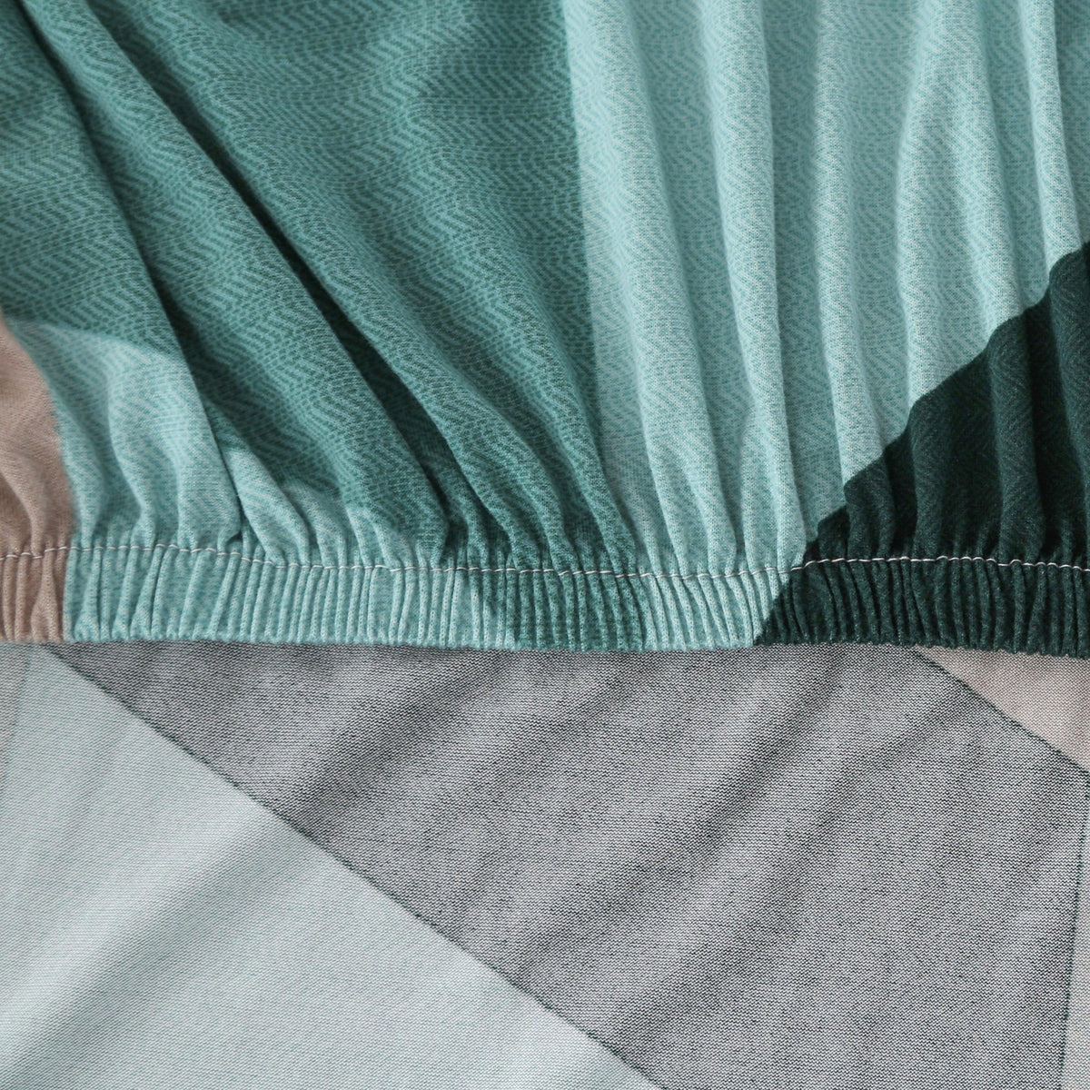 Stretch-Sofabezug mit Druckmuster – Greenoo – Ansicht 5