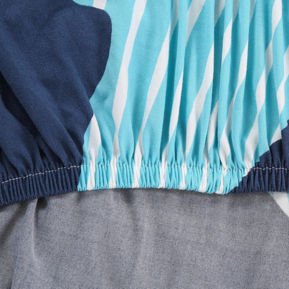 Stretch-Sofabezug mit Druckmuster – Strastenchia – Ansicht 5