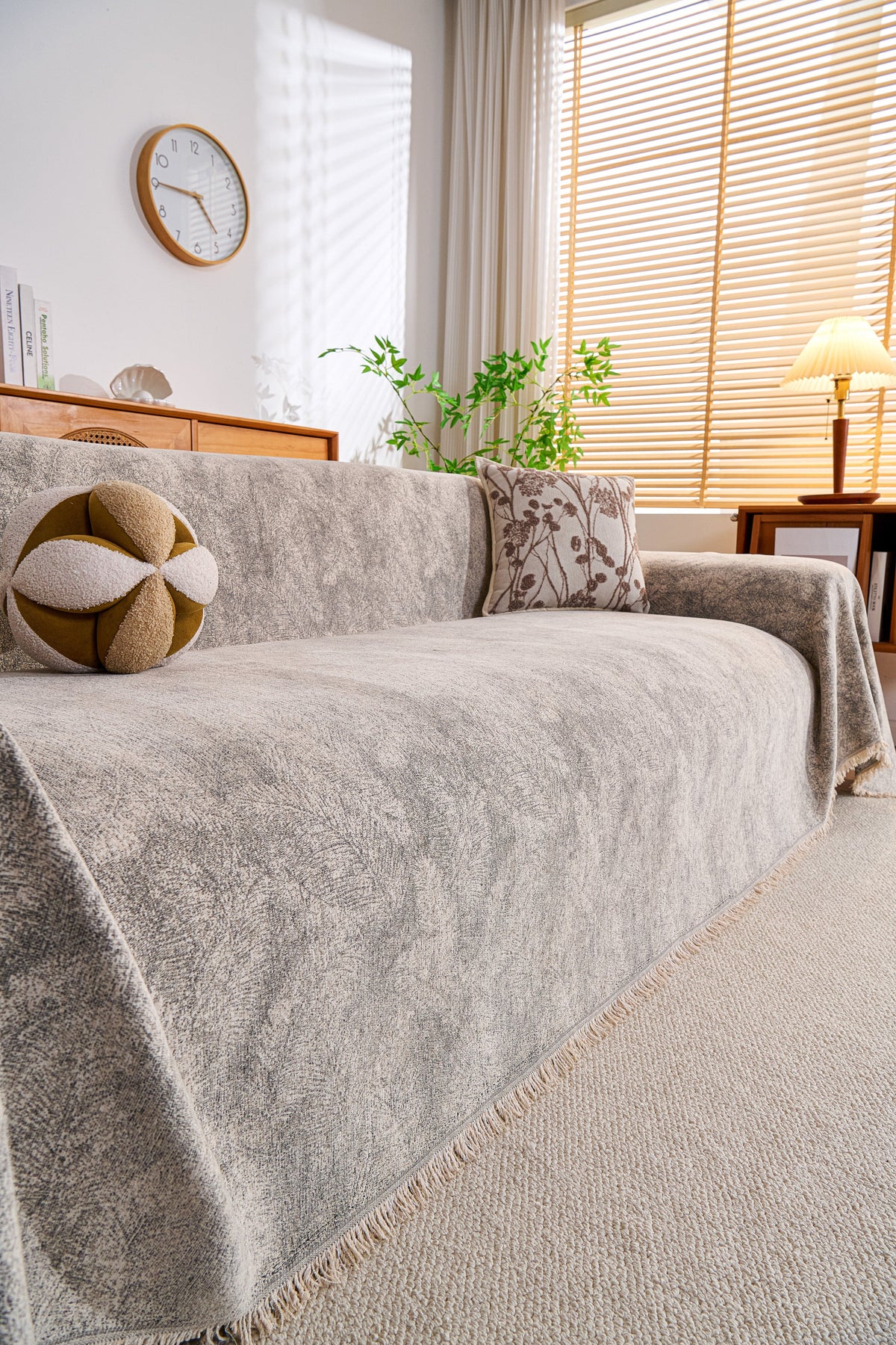 Sofaüberwurf Mistara – Sandbeige – Ansicht 1