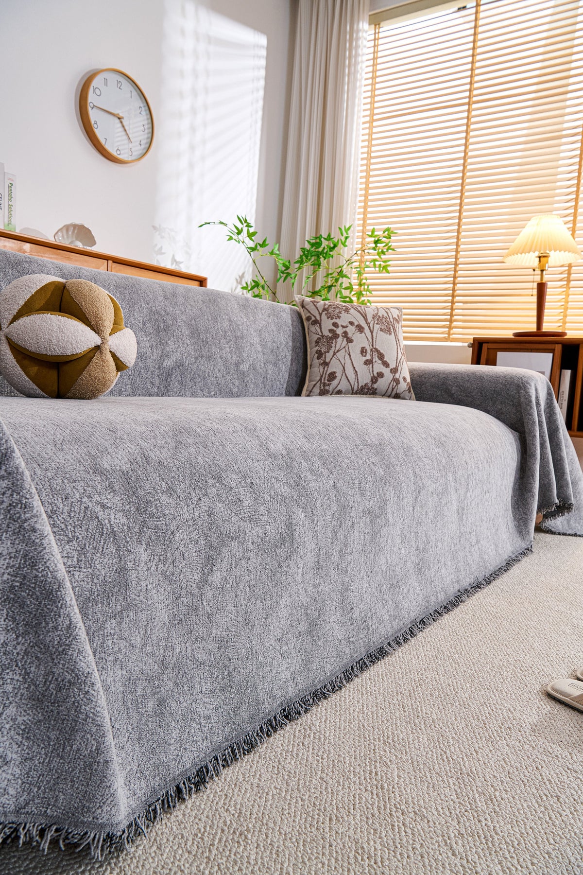 Sofaüberwurf Mistara – Grau – Ansicht 1