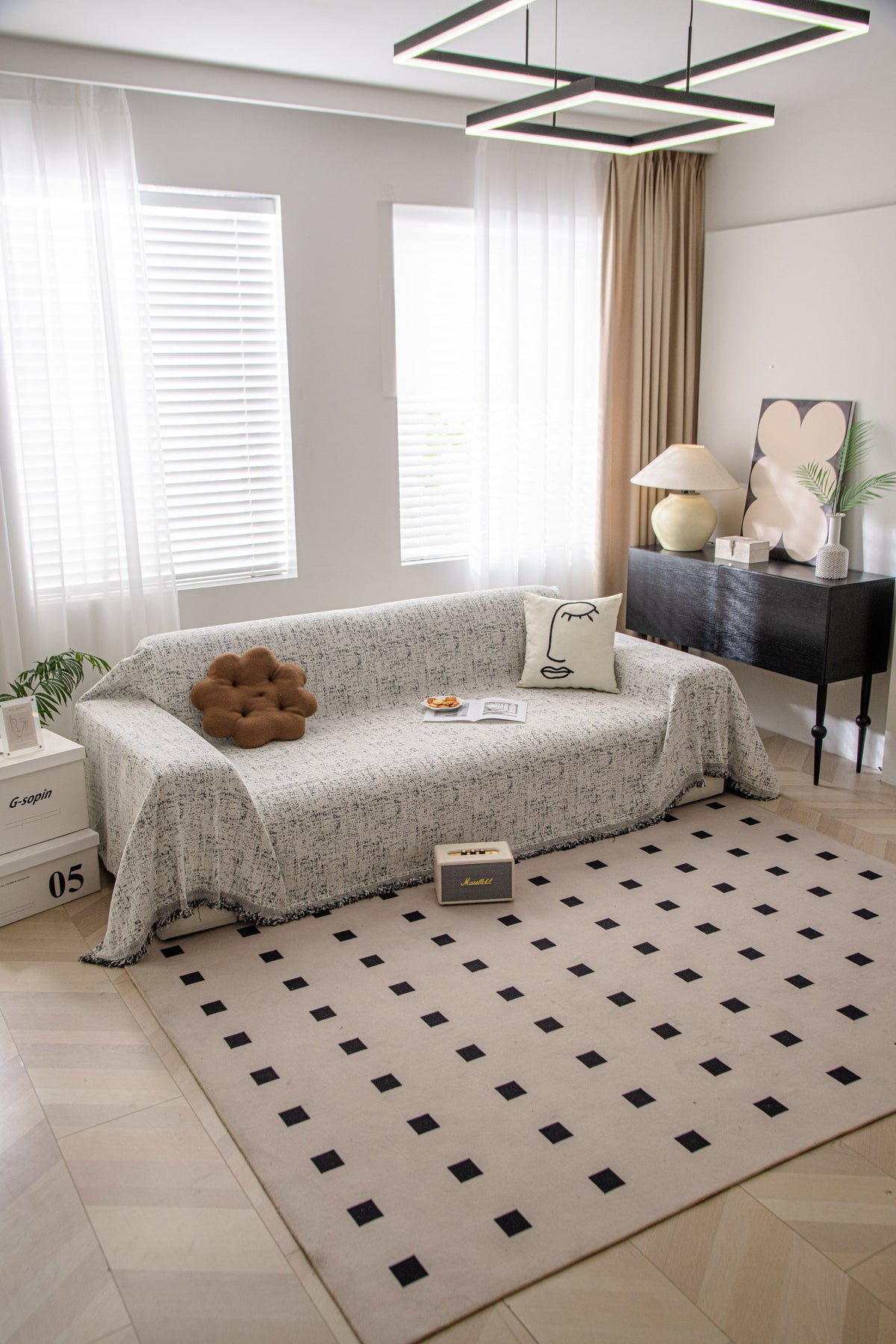 Sofaüberwurf Oriona – Tiefschwarz – Ansicht 2