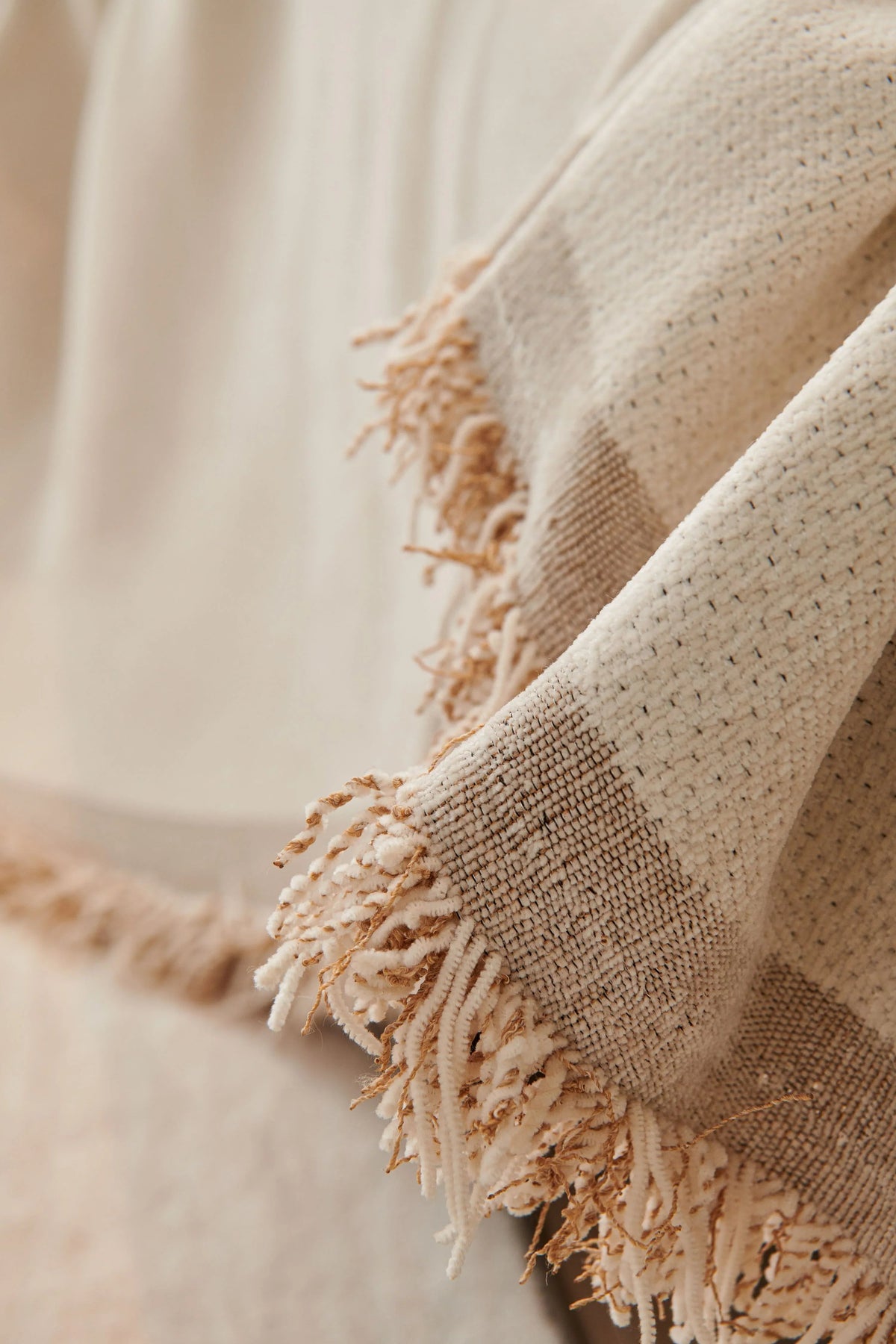Chenille-Sofaüberwurf mit Fransen – Sandbeige – Ansicht 5