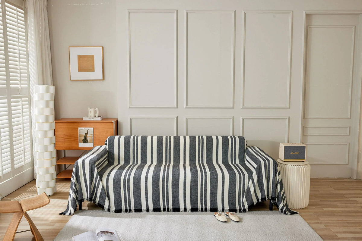 Sofaüberwurf Striniara – Schwarz – Ansicht 1