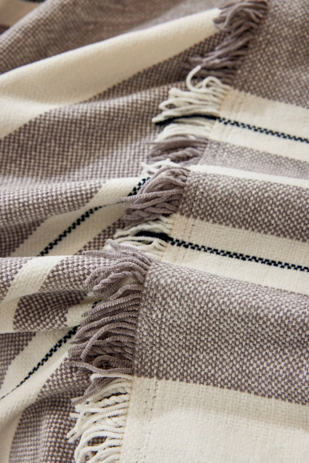 Sofaüberwurf Striniara – Braun – Ansicht 5