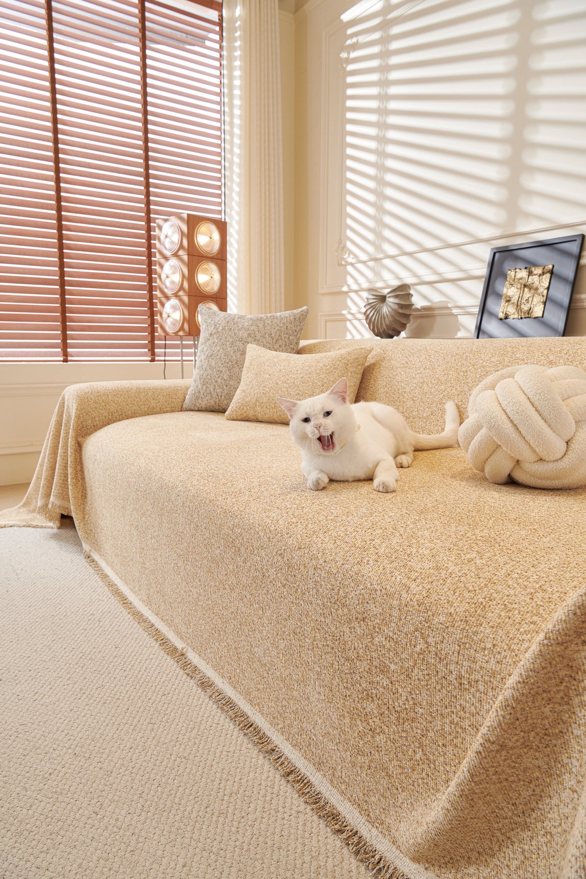 Sofaüberwurf Tressa – Sandbeige – Ansicht 1