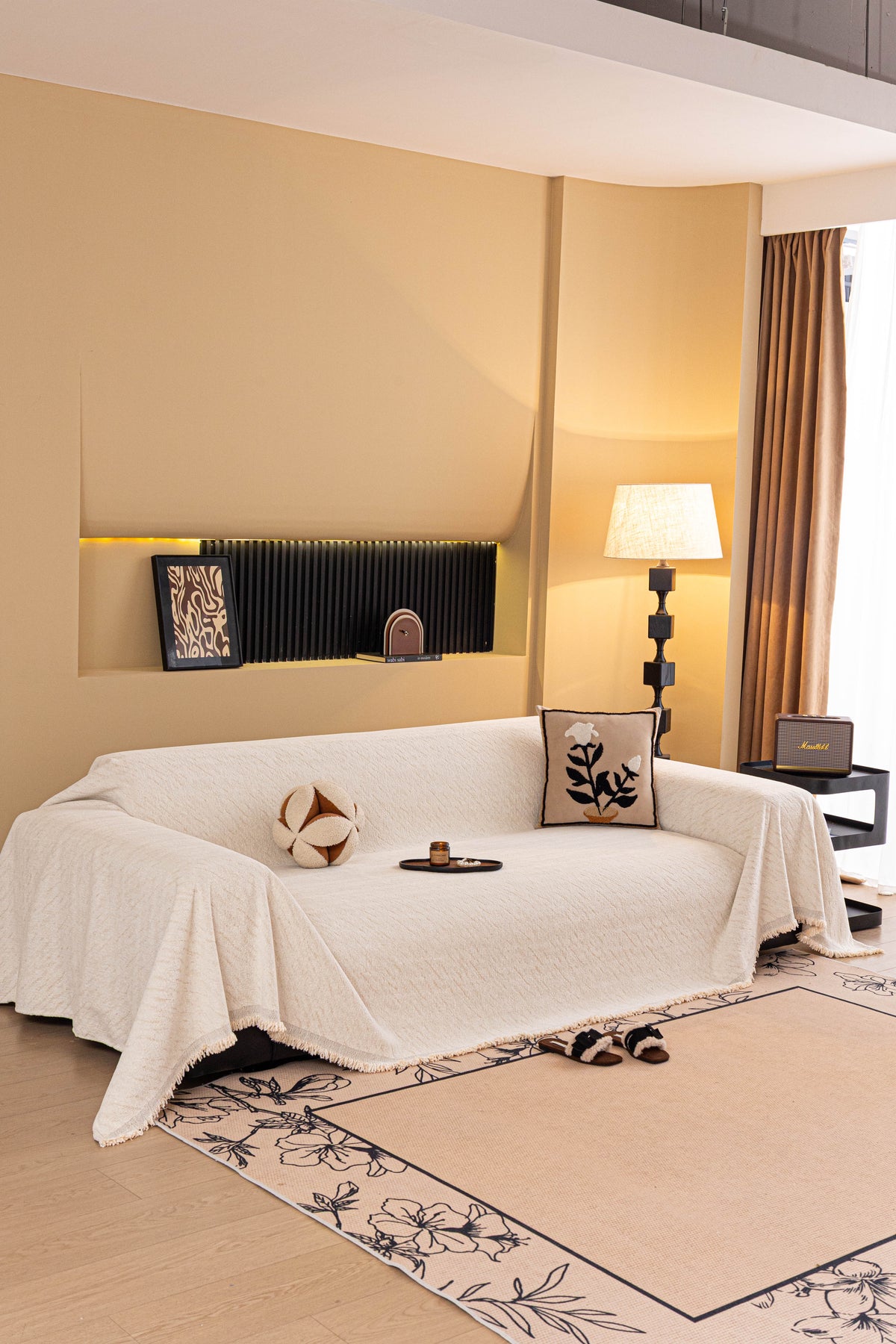 Sofaüberwurf Velmora – Cremeweiß – Ansicht 1