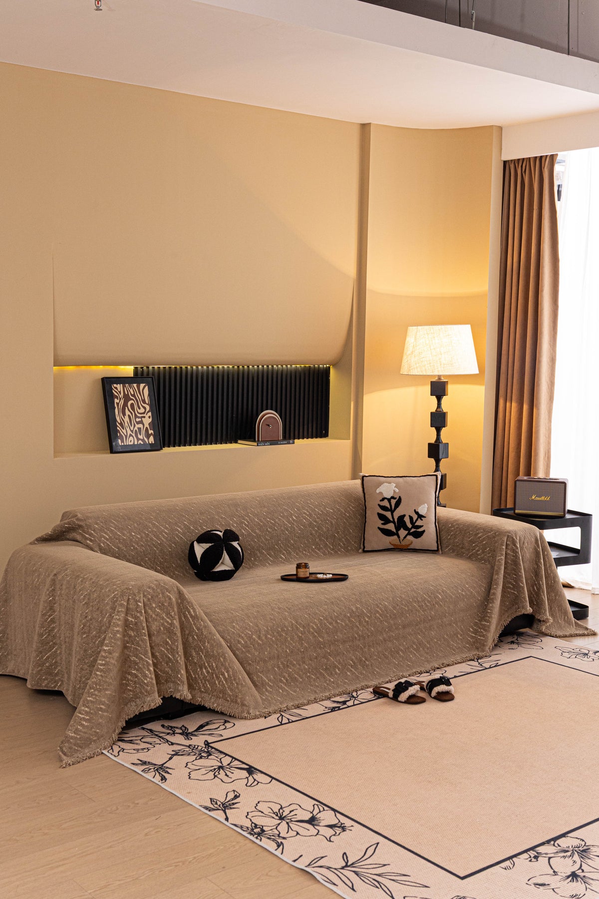 Sofaüberwurf Velmora – Sandbeige – Ansicht 1